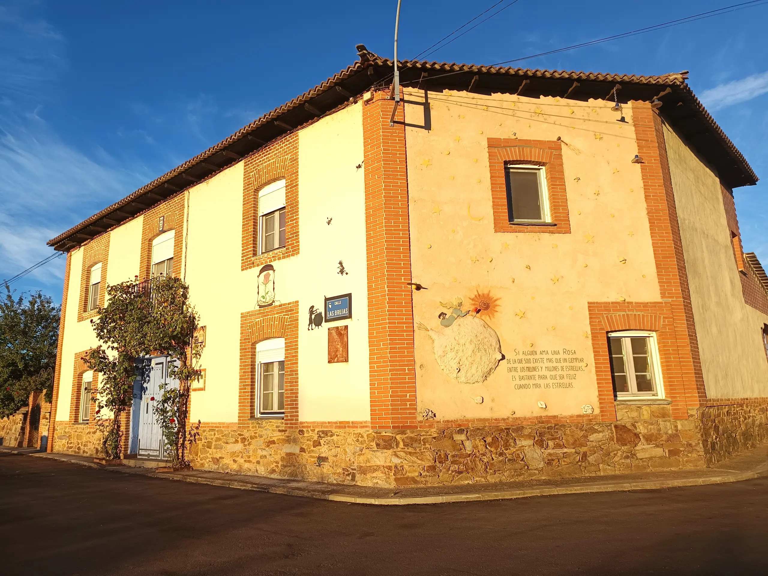 casa-adobe-siglo-xix-carneros-leon